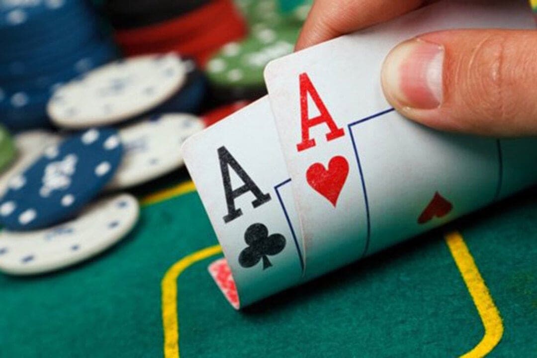 Hướng dẫn người chơi cách đọ bài trong Poker
